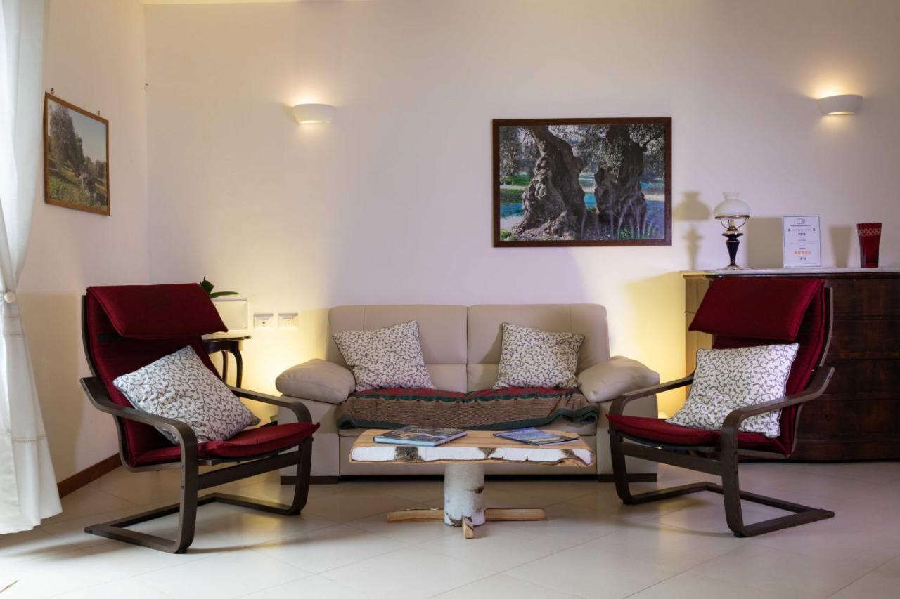 B&B La Stradella 오스투니 외부 사진